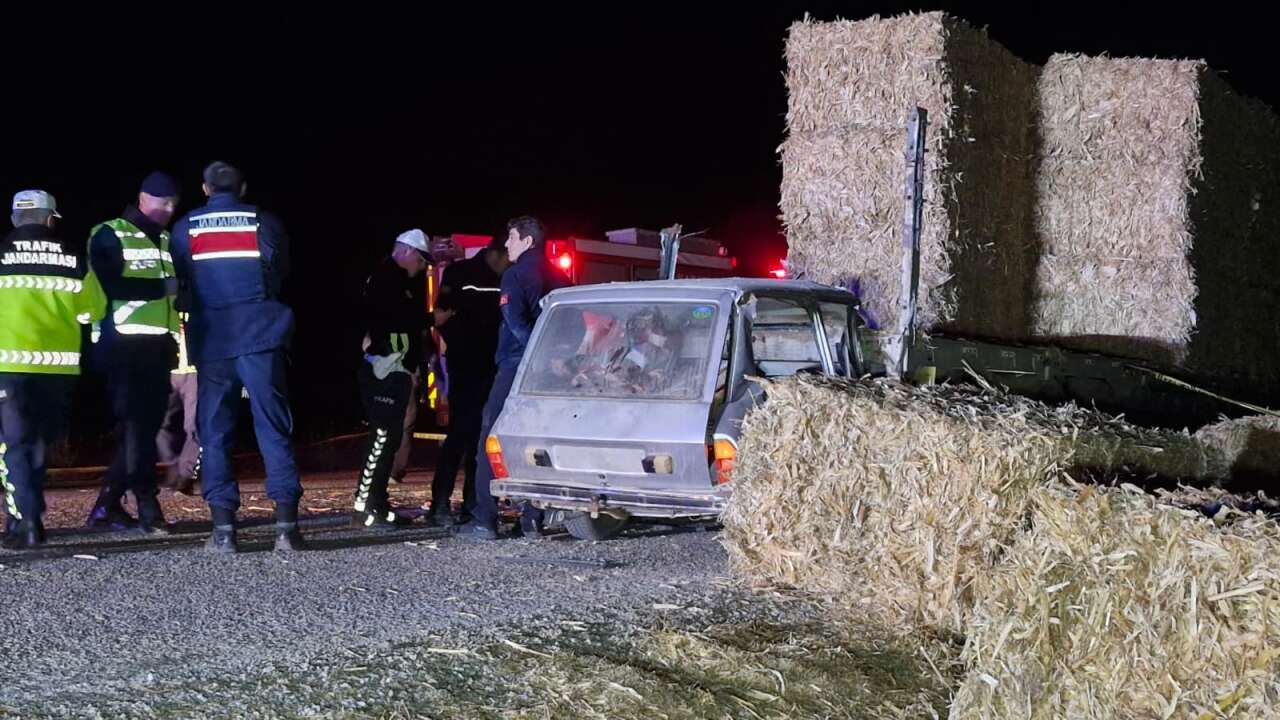 TIR’a çarpan otomobil Orhan Şahin ve karısına mezar oldu 8
